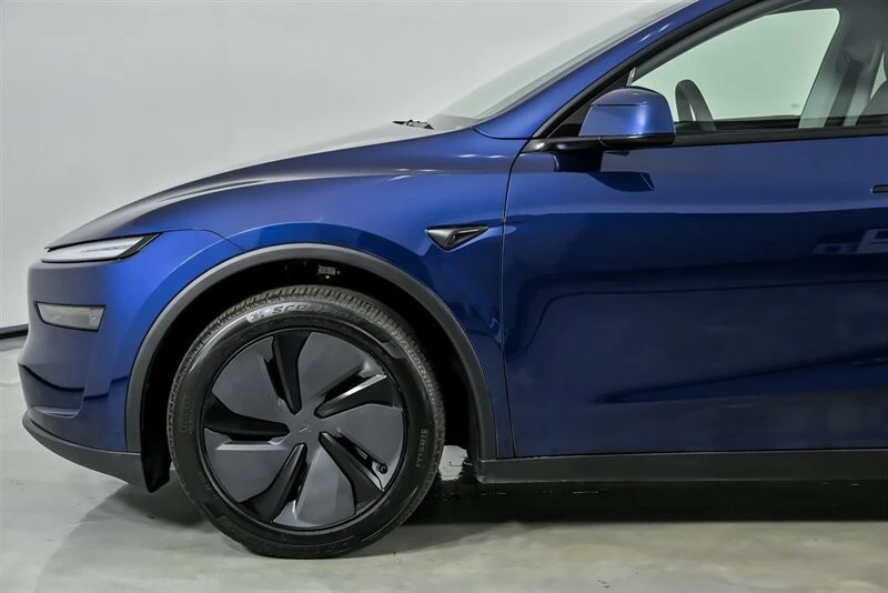 2026 Tesla Model Y - Image 7 of 21