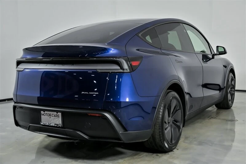 2026 Tesla Model Y - Image 12 of 21