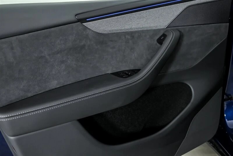 2026 Tesla Model Y - Image 18 of 21