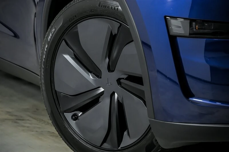 2026 Tesla Model Y - Image 4 of 21