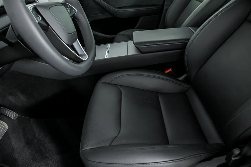 2026 Tesla Model Y - Image 21 of 21