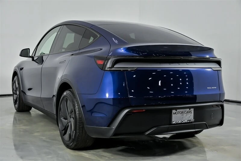 2026 Tesla Model Y - Image 10 of 21