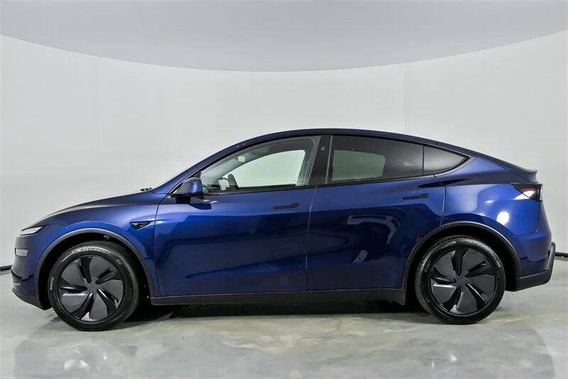 2026 Tesla Model Y - Image 8 of 21