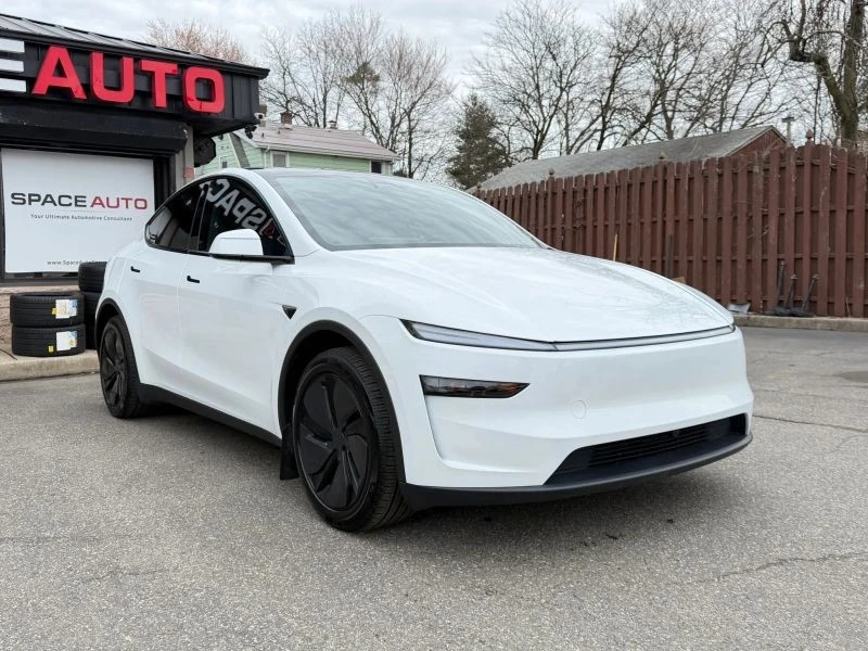 2026 Tesla Model Y - Image 3 of 12