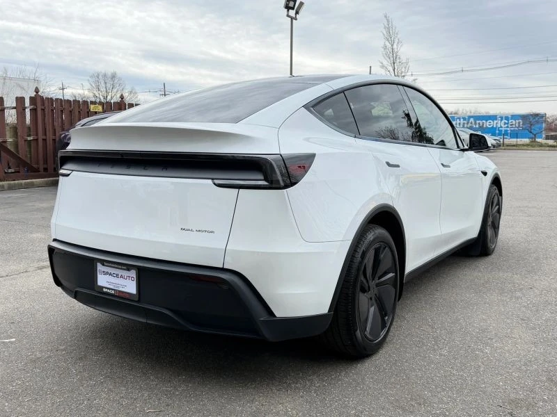 2026 Tesla Model Y - Image 5 of 12
