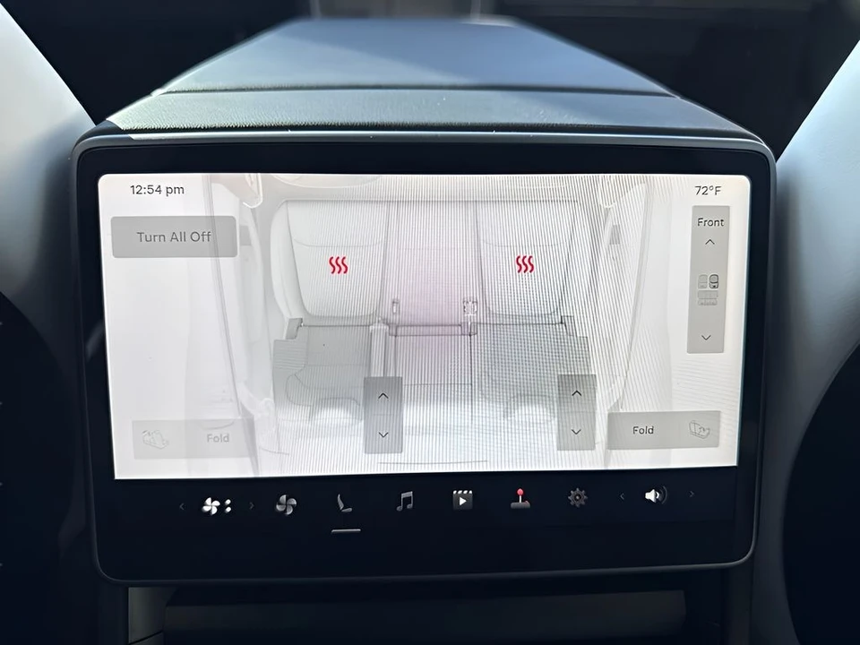 2026 Tesla Model Y - Image 14 of 21