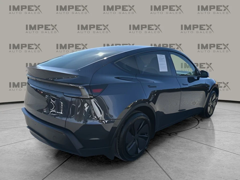 2026 Tesla Model Y - Image 5 of 21