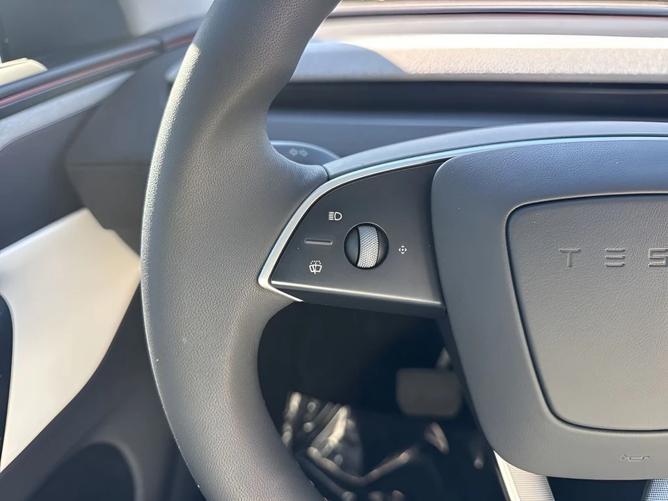 2026 Tesla Model Y - Image 17 of 21