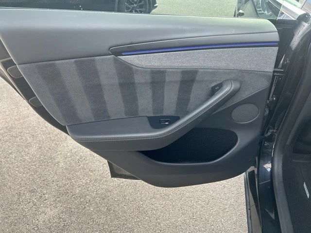 2026 Tesla Model Y - Image 14 of 21