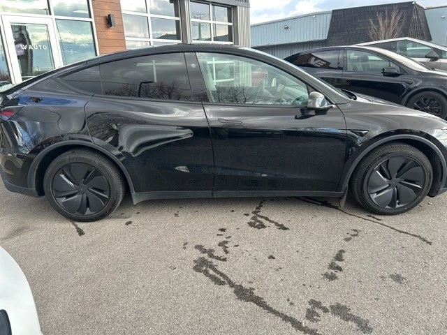 2026 Tesla Model Y - Image 9 of 21