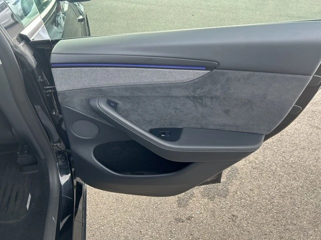 2026 Tesla Model Y - Image 18 of 21