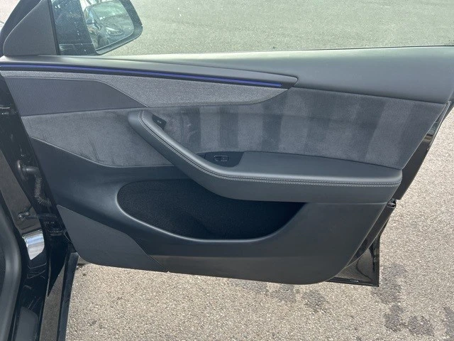 2026 Tesla Model Y - Image 21 of 21