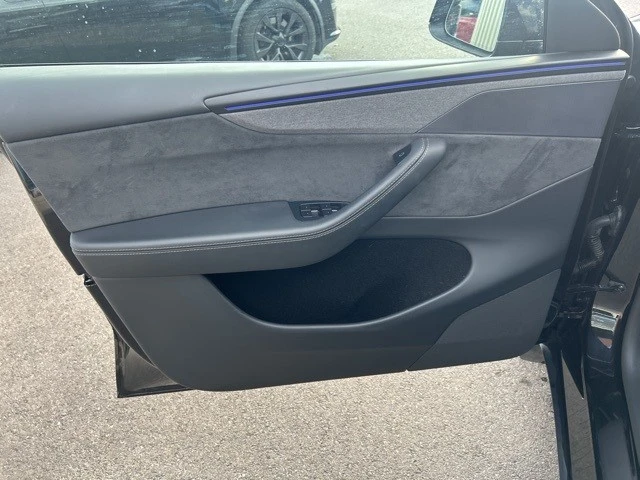 2026 Tesla Model Y - Image 11 of 21
