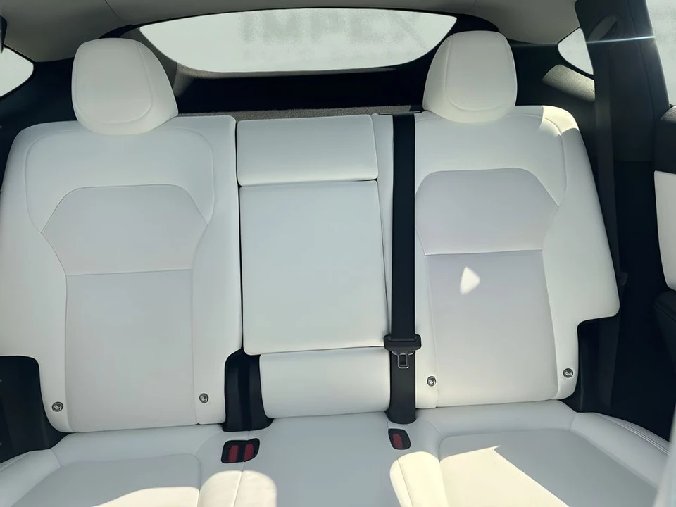 2026 Tesla Model Y - Image 10 of 31