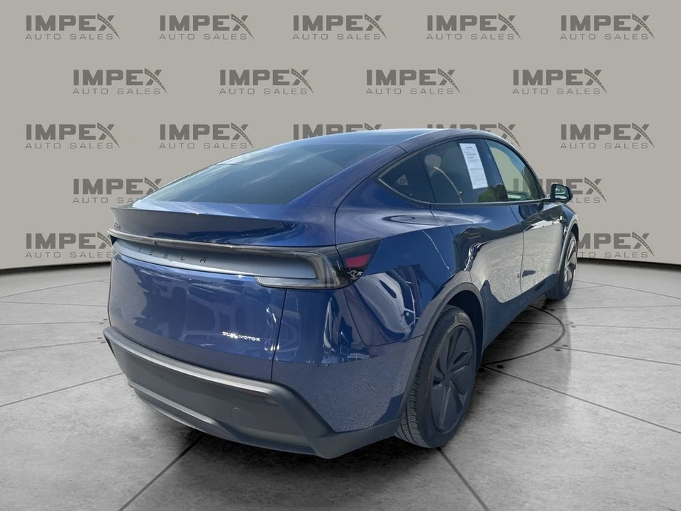 2026 Tesla Model Y - Image 5 of 31