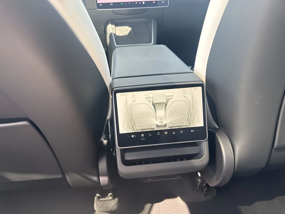 2026 Tesla Model Y - Image 13 of 31