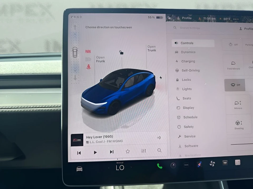 2026 Tesla Model Y - Image 25 of 31