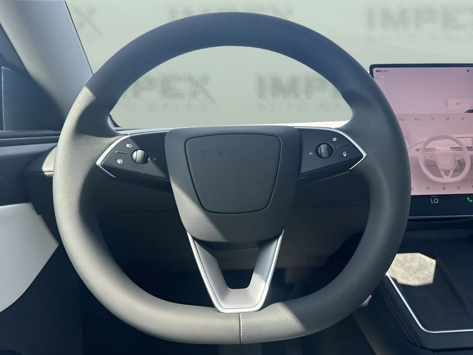 2026 Tesla Model Y - Image 15 of 31
