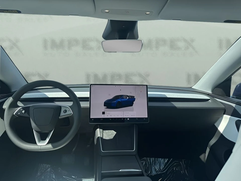 2026 Tesla Model Y - Image 14 of 31