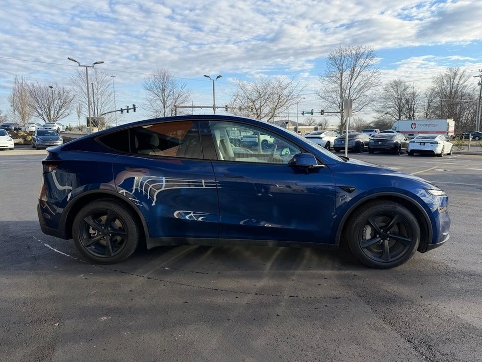 2026 Tesla Model Y - Image 4 of 15