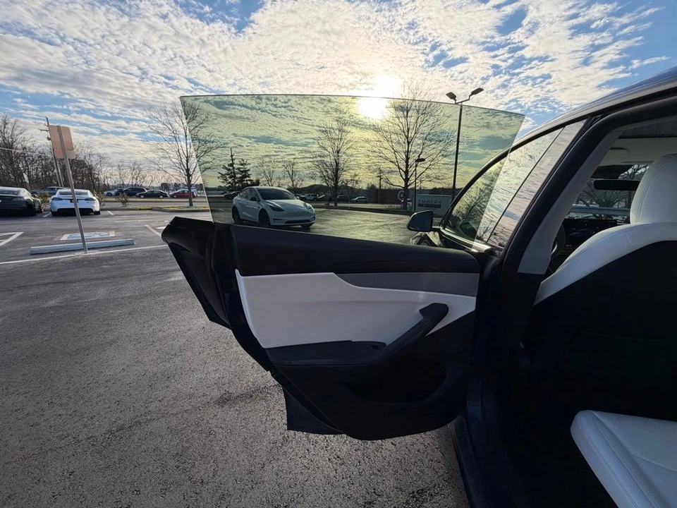 2026 Tesla Model Y - Image 9 of 15