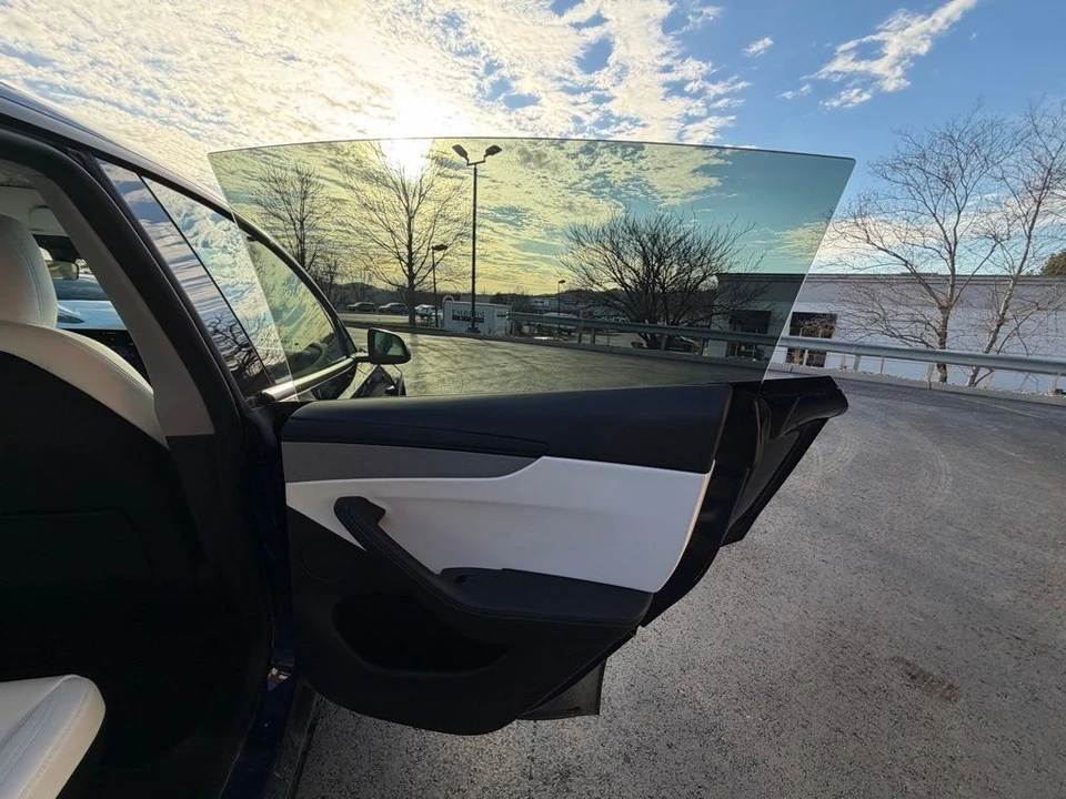 2026 Tesla Model Y - Image 13 of 15