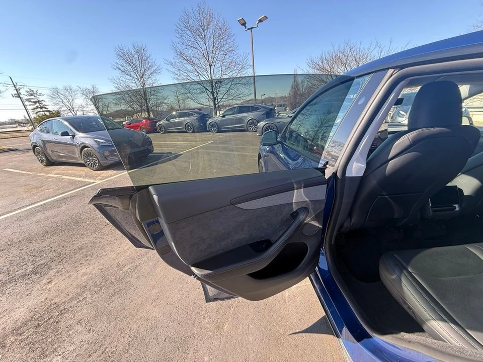 2026 Tesla Model Y - Image 12 of 21