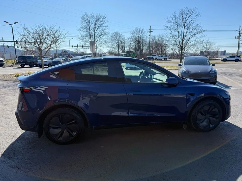 2026 Tesla Model Y - Image 4 of 21