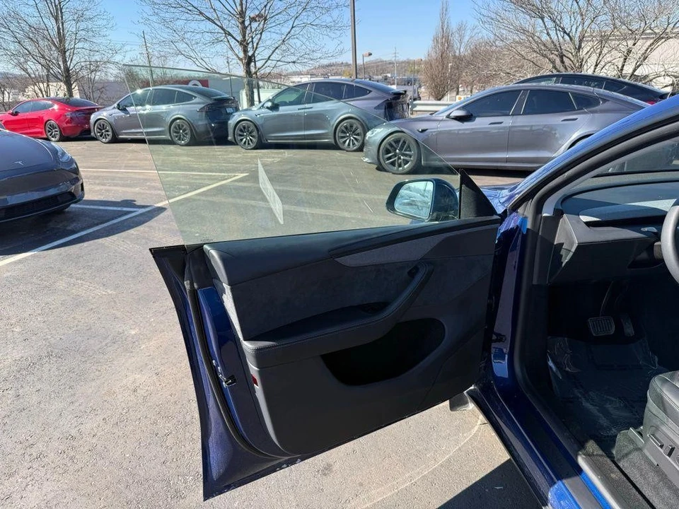 2026 Tesla Model Y - Image 9 of 23
