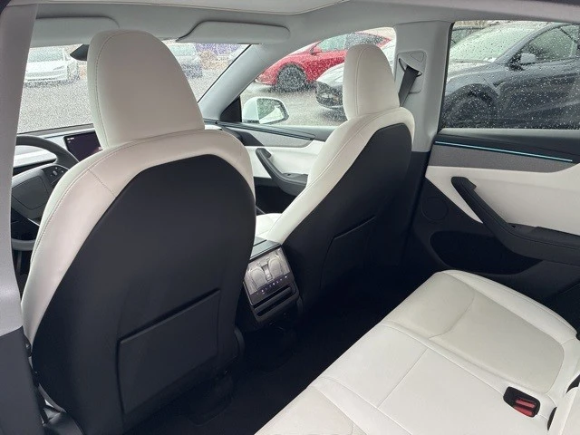 2026 Tesla Model Y - Image 14 of 21