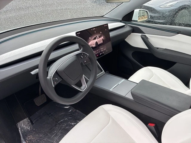 2026 Tesla Model Y - Image 12 of 21