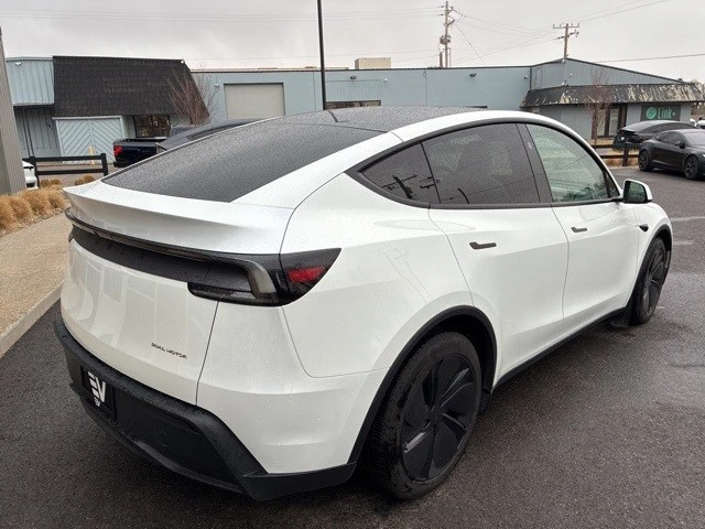 2026 Tesla Model Y - Image 8 of 21