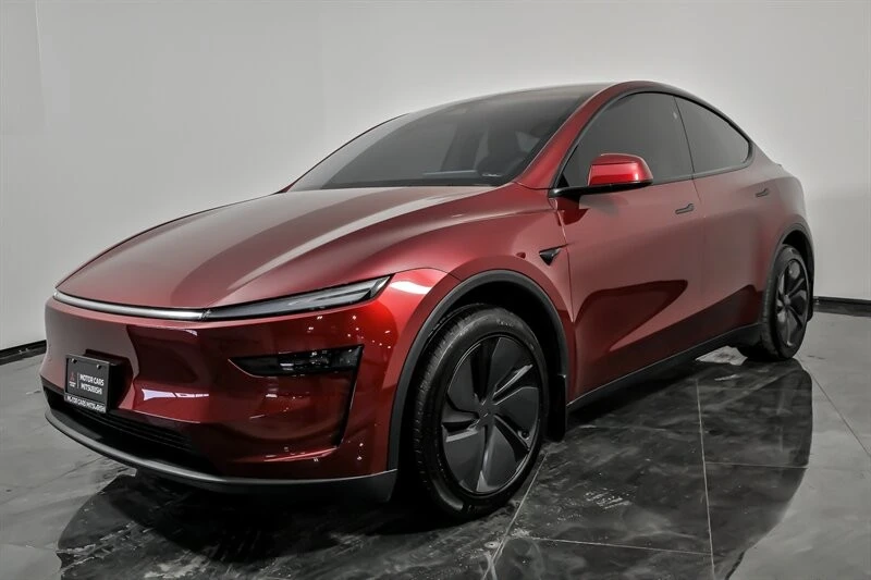 2026 Tesla Model Y - Image 5 of 12