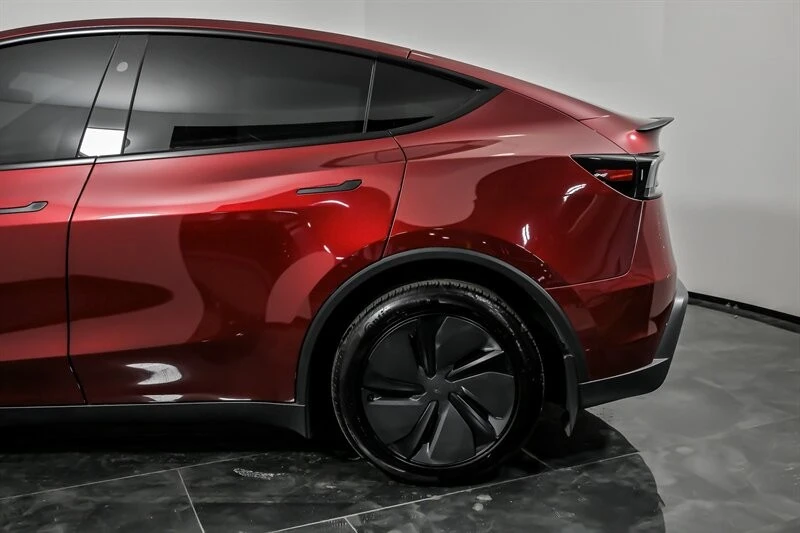 2026 Tesla Model Y - Image 7 of 12