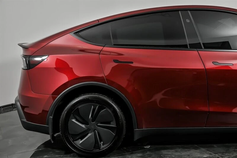 2026 Tesla Model Y - Image 11 of 12