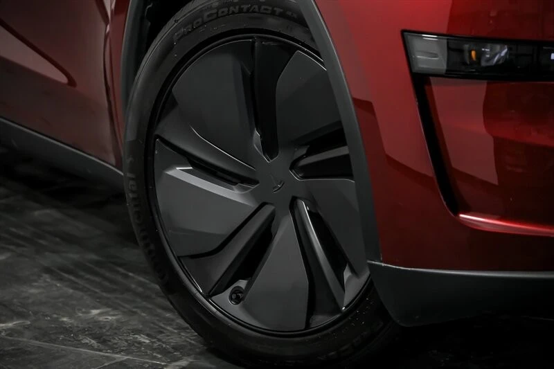 2026 Tesla Model Y - Image 3 of 12