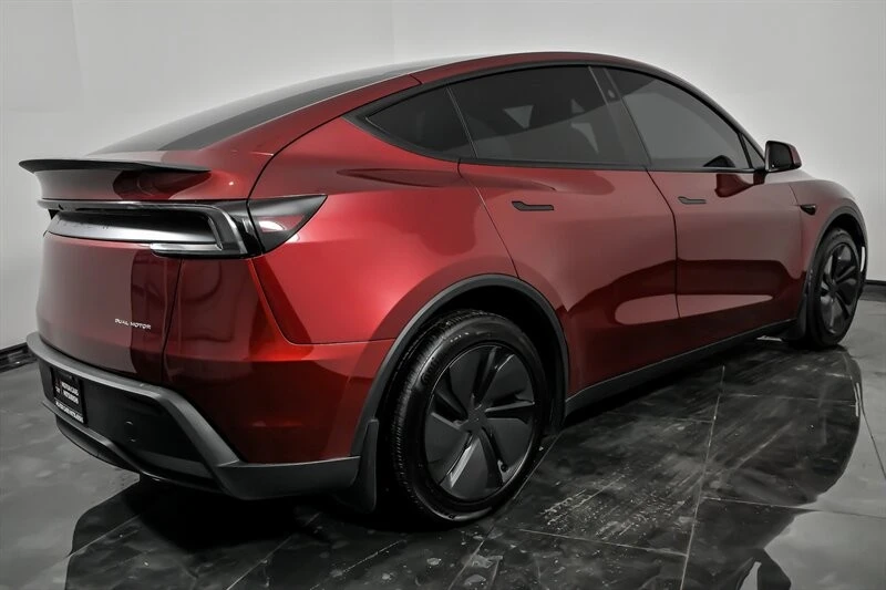 2026 Tesla Model Y - Image 10 of 12