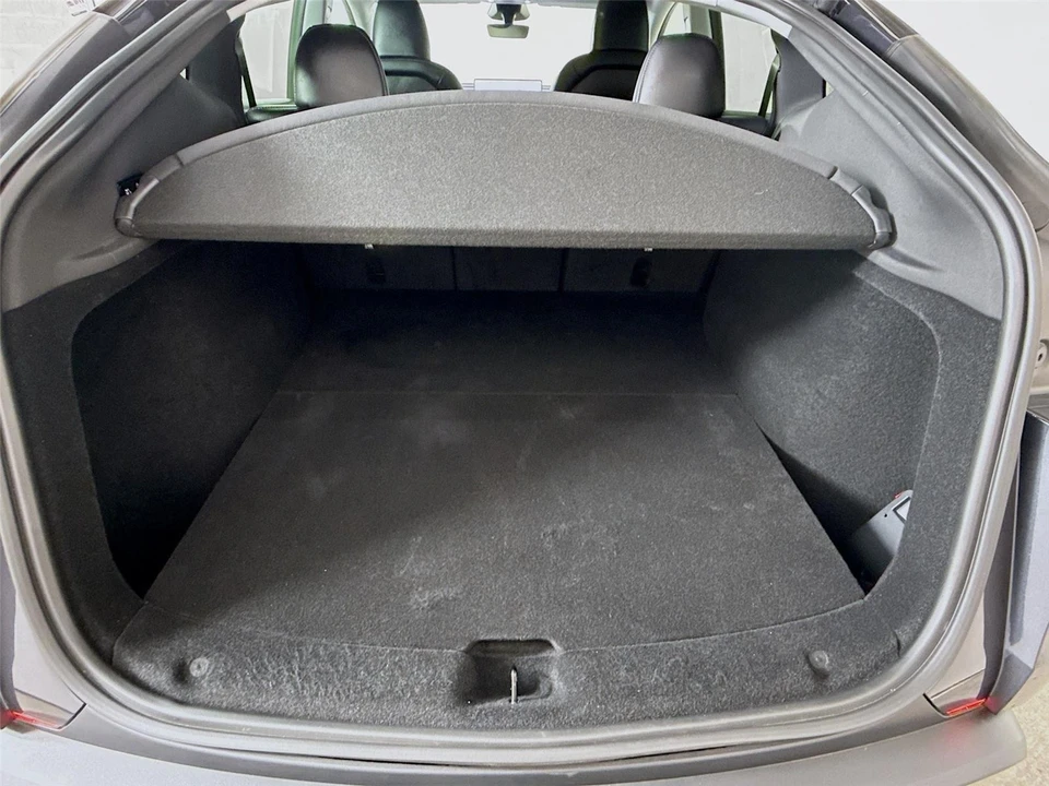 2026 Tesla Model Y - Image 14 of 21