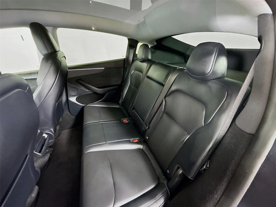 2026 Tesla Model Y - Image 12 of 21