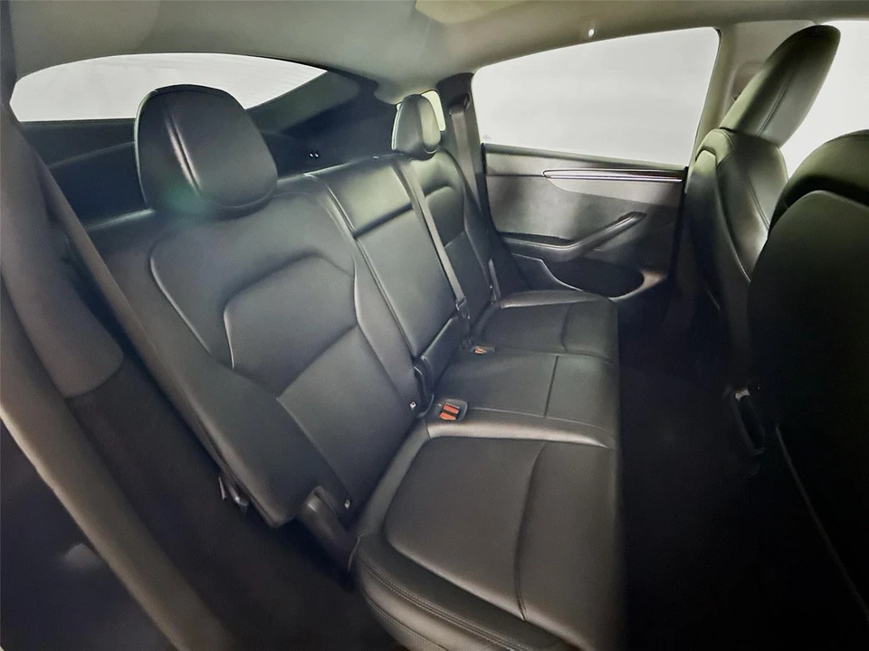 2026 Tesla Model Y - Image 16 of 21