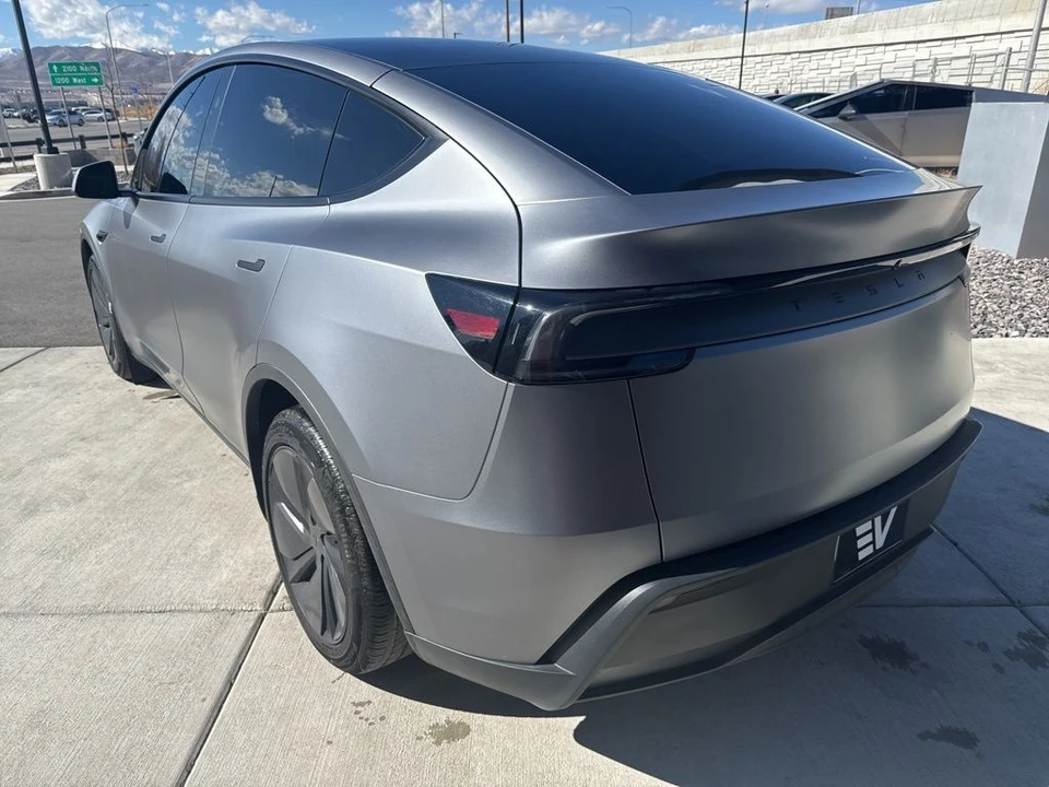 2026 Tesla Model Y - Image 6 of 21