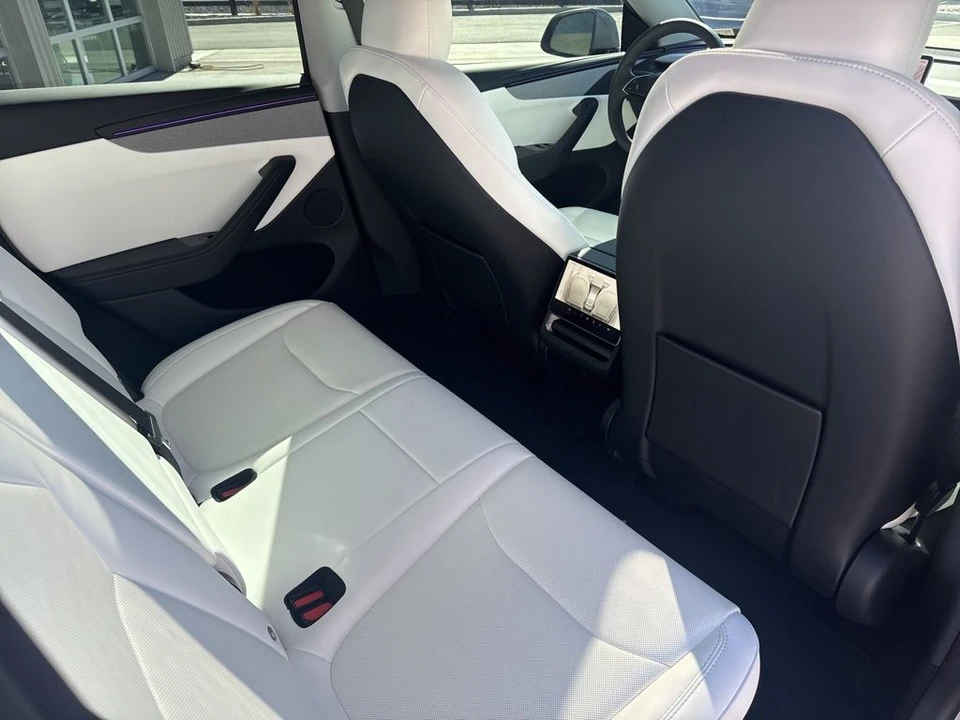 2026 Tesla Model Y - Image 19 of 21