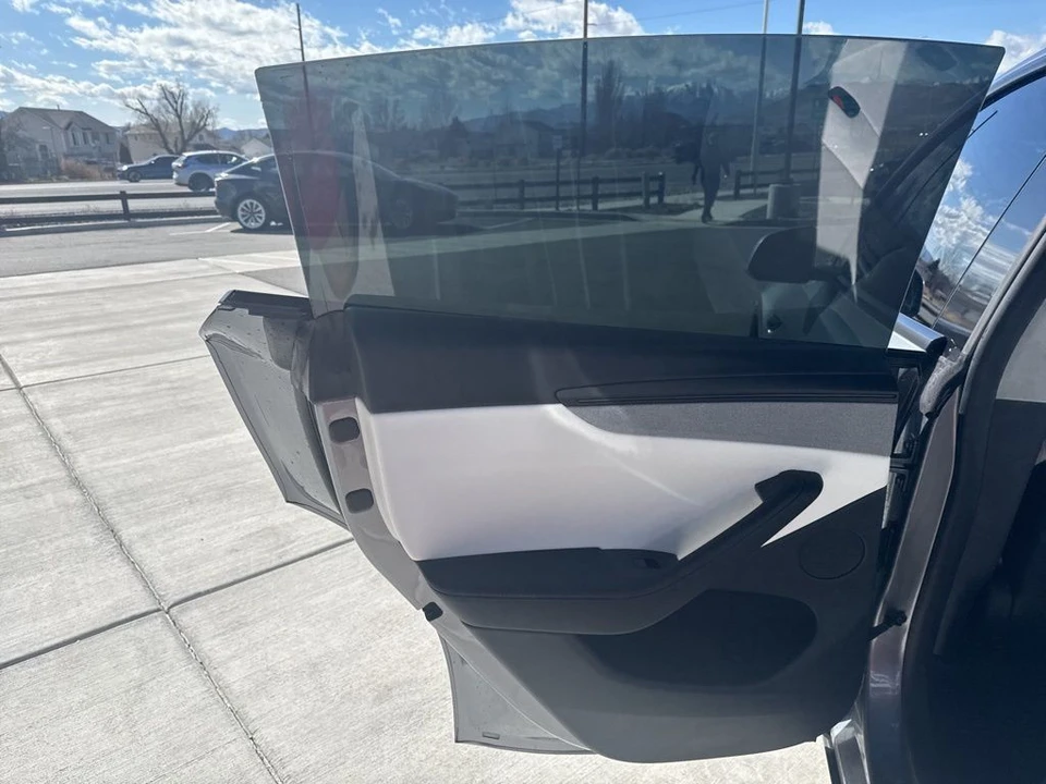 2026 Tesla Model Y - Image 14 of 21