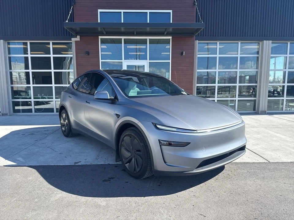 2026 Tesla Model Y - Image 2 of 21
