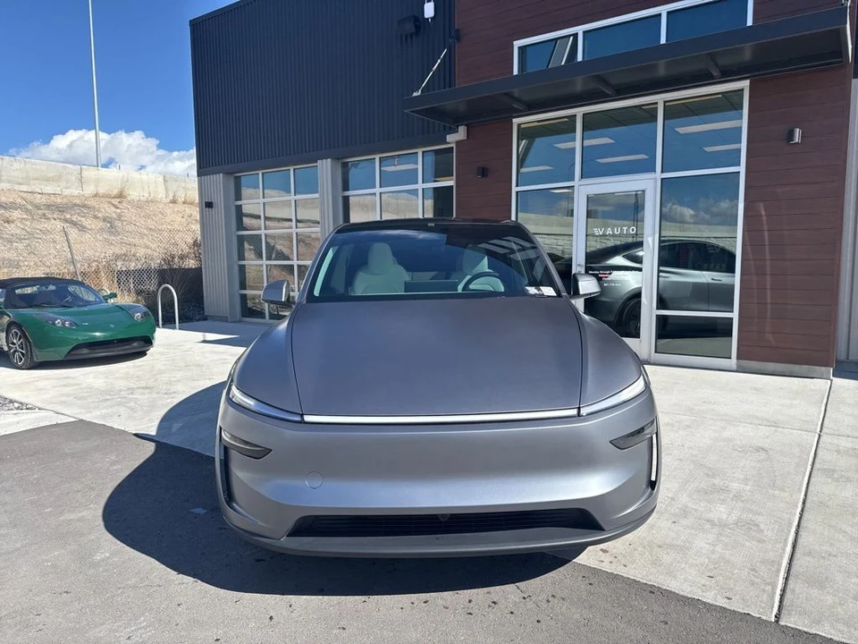2026 Tesla Model Y - Image 3 of 21