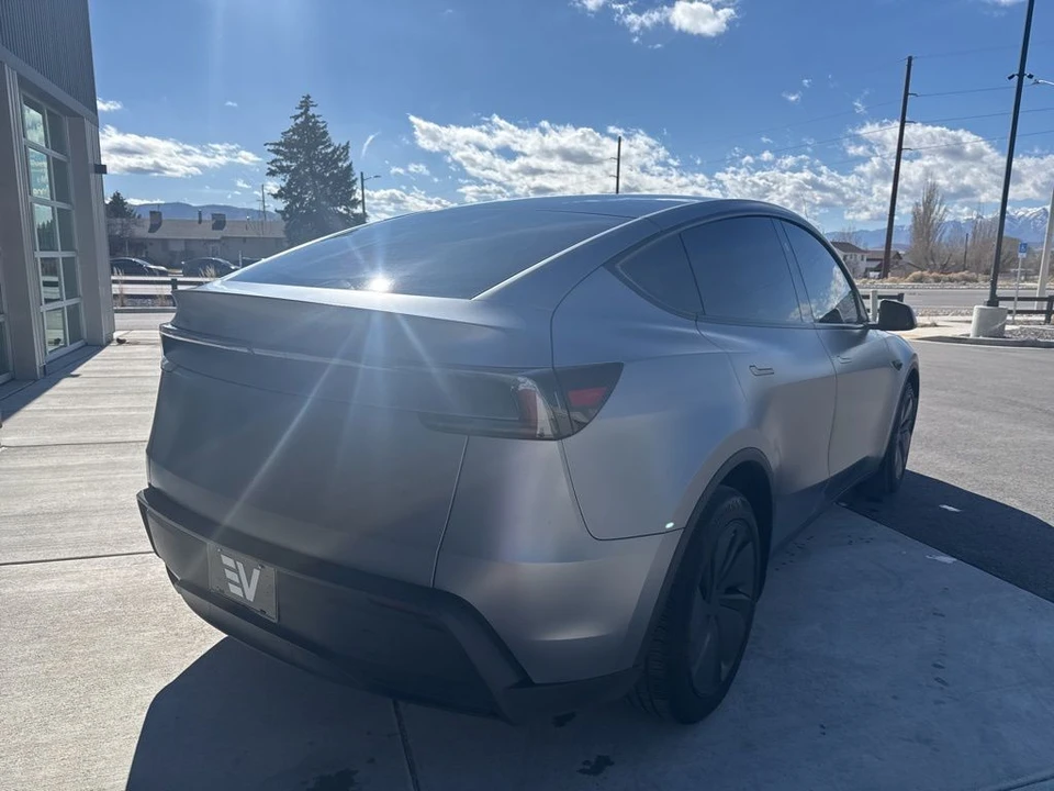 2026 Tesla Model Y - Image 8 of 21