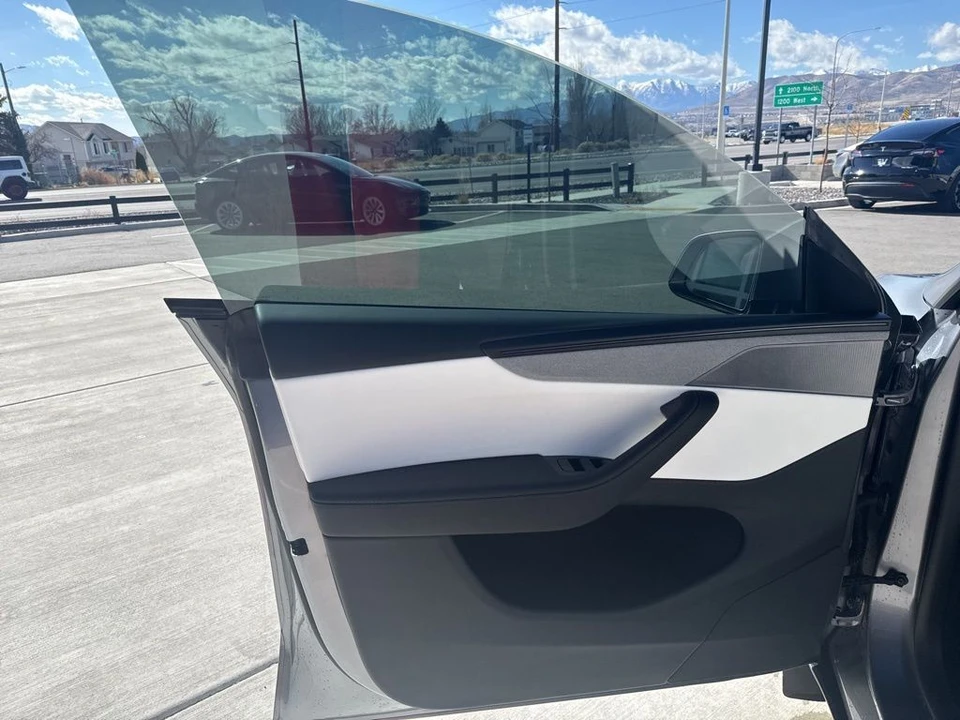 2026 Tesla Model Y - Image 11 of 21
