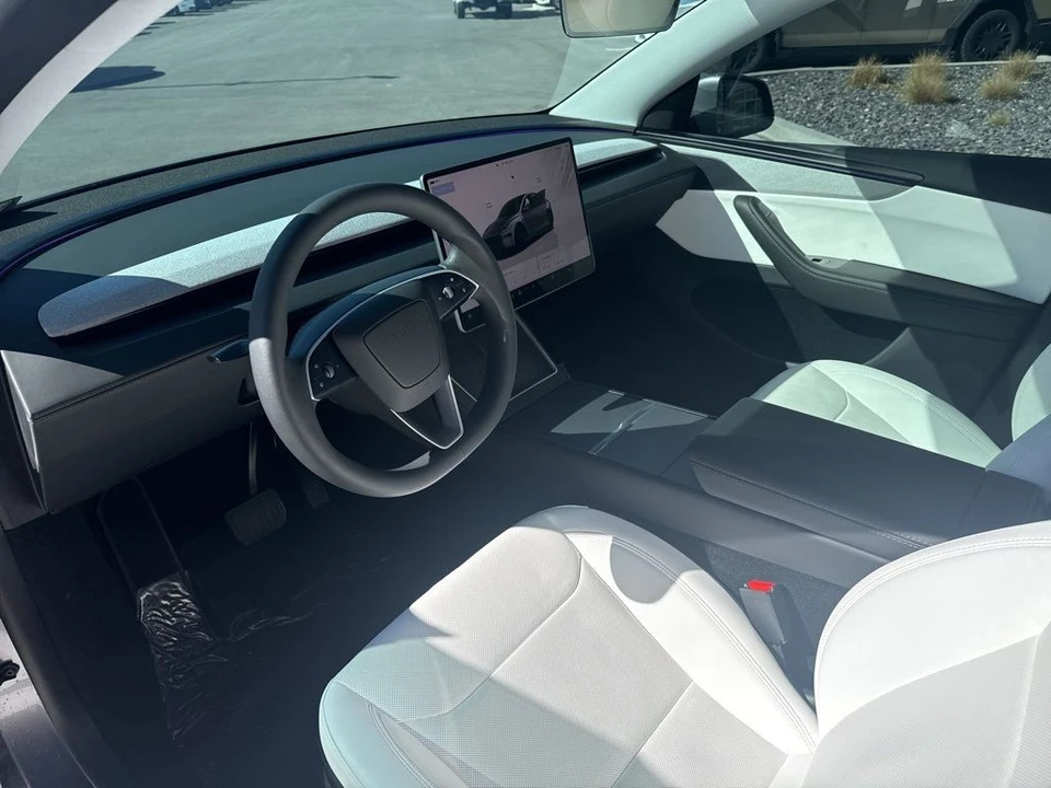 2026 Tesla Model Y - Image 12 of 21