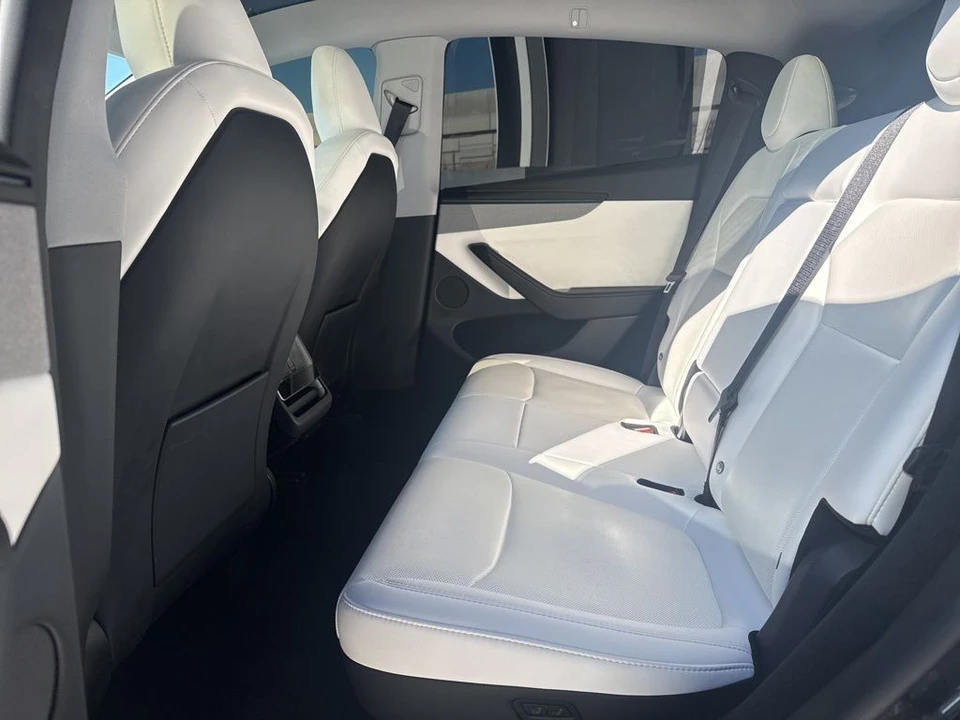 2026 Tesla Model Y - Image 16 of 21