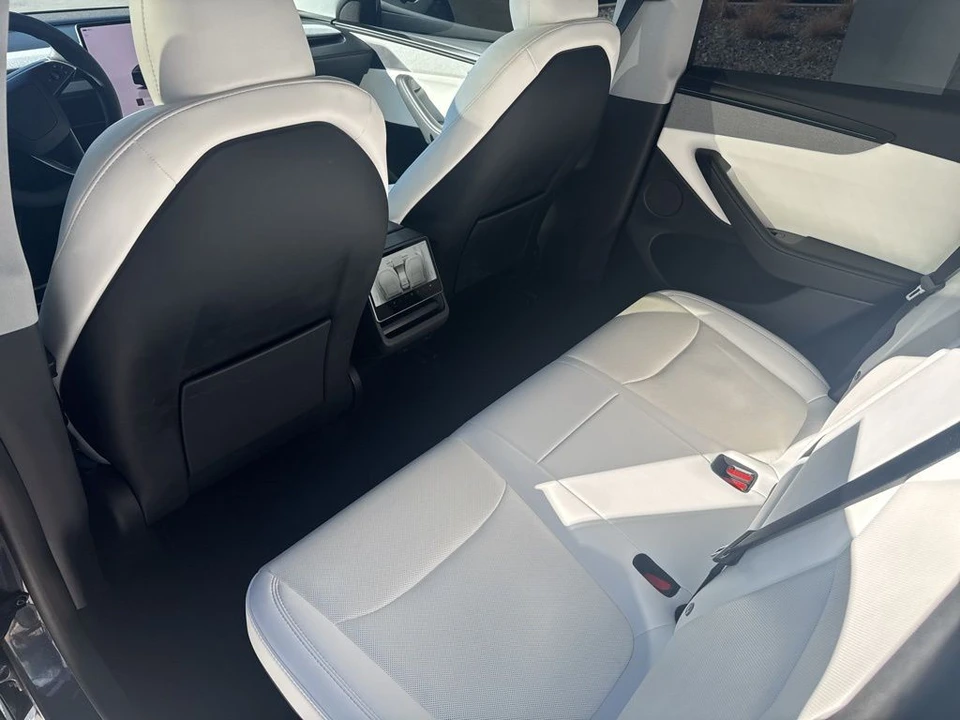 2026 Tesla Model Y - Image 15 of 21